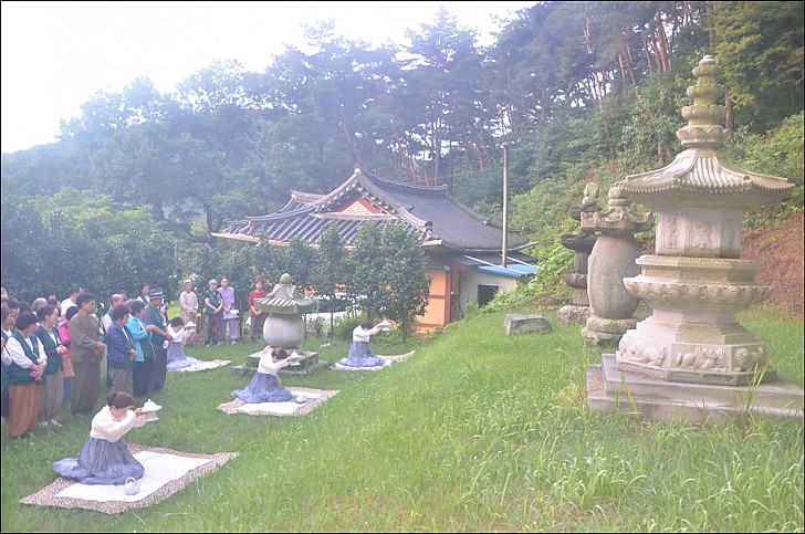 제18차년도 향천사 염불정진대회   부도전 동산다도학과 헌다